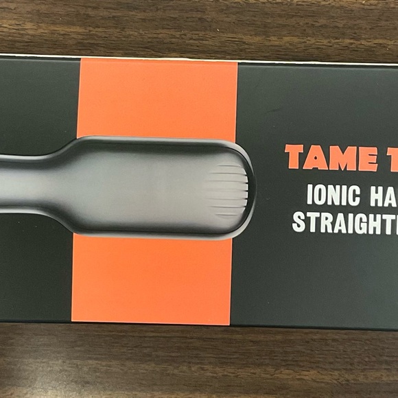 Brand New! Tame The Wild Pro Beard Straightener - Picture 2 of 2